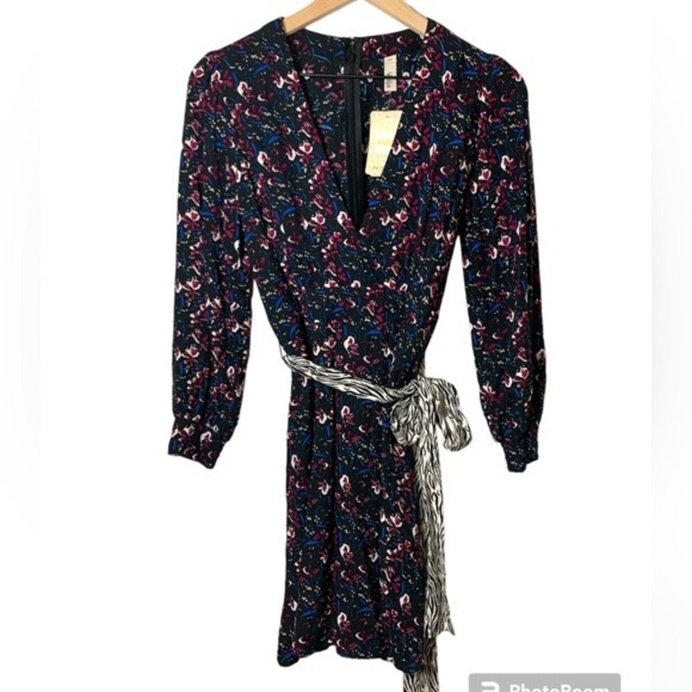 NWT VALIJA LONG SLEEVE FLORAL MINI DRESS. Size XSmall.